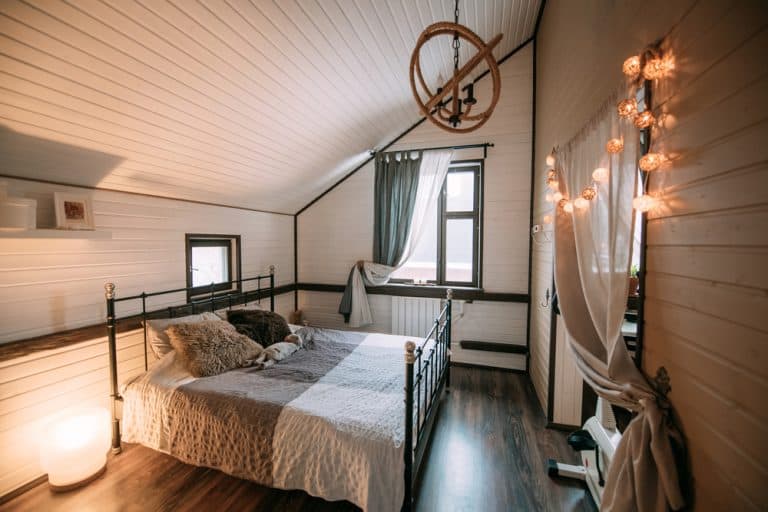 How to Organize a Small Bedroom on a Budget