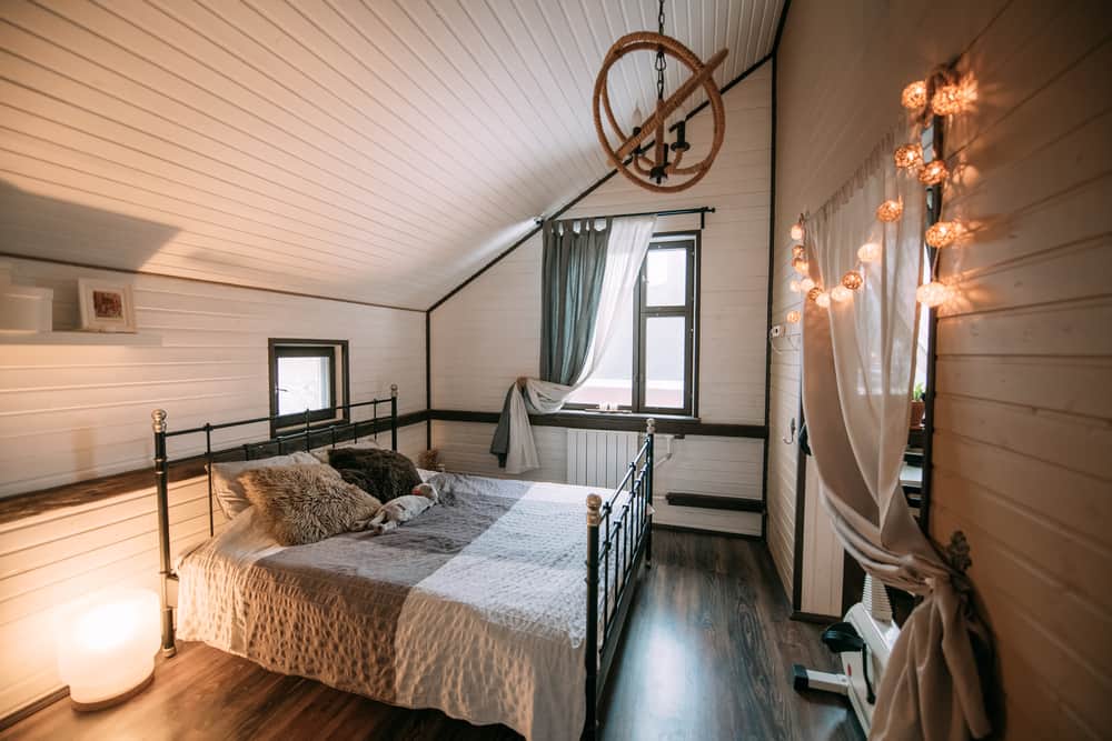 How to Organize a Small Bedroom on a Budget